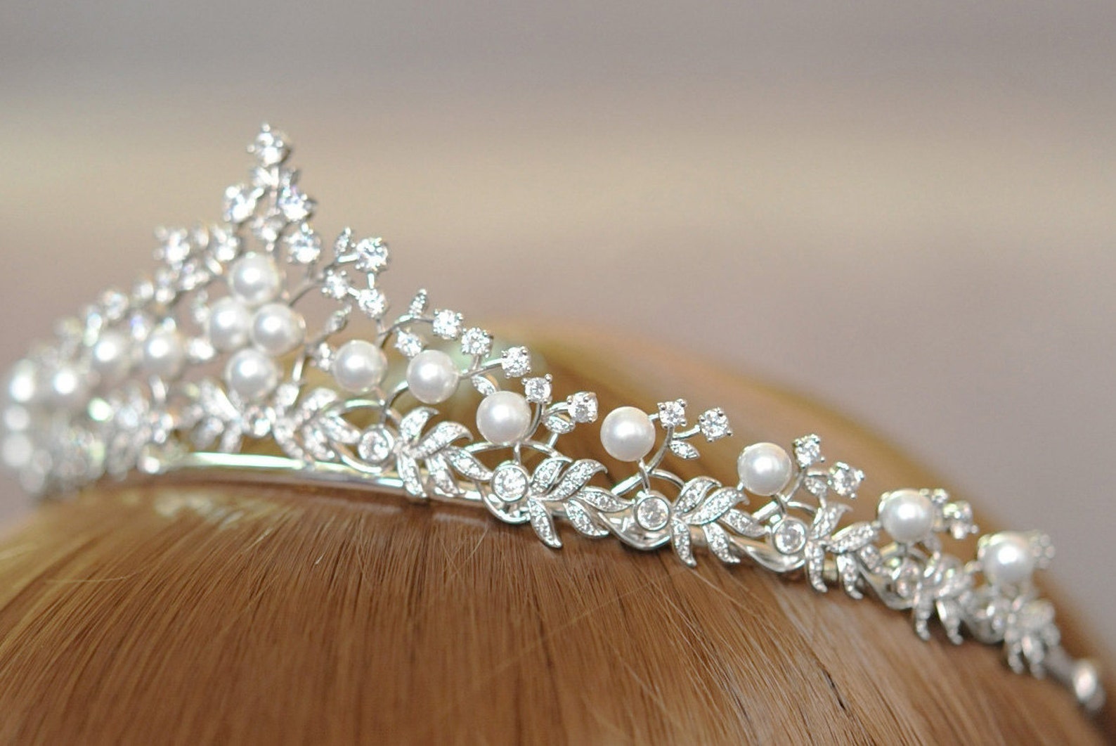 Tiara de perla tiara nupcial diadema Swarovski corona de Etsy