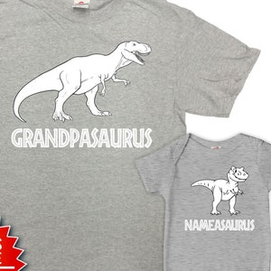 Opa und Enkel Shirts Dinosaurier-T-Shirts Fertigen Sie Namen neues Großvater-Geschenk für den Vatertag besonders an Grandpasaurus Babysaurus - SA284-1267