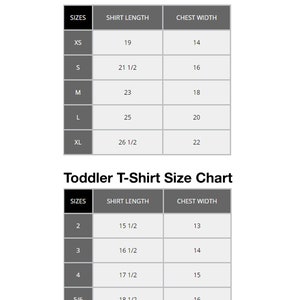 Op de afbeelding: Een maattabel voor jeugd- en peuter T-shirts. De tabel geeft de maten, de shirtlengte in inches en de borstbreedte in inches.