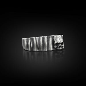 Skull Mens Wedding Ring in Oxidized Silver, Gothic Engagement Ring For Men, Goth Jewelry For Men, Cool Punk Ring For Husband, Male Ring