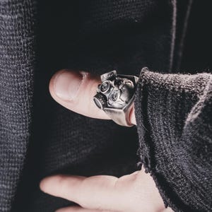 Gas Mask Biker Ring For Men in Sterling Silver, Apocalypse Mask Silver Gothic Ring, Call of Duty Mask Punk Ring, Gas Mask Silver Men Jewelry