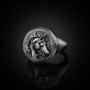 Silver horse head ring for men, Detailed equestrian ring in silver, Antique-inspired horse jewelry, Bold gift for horse enthusiasts rings
