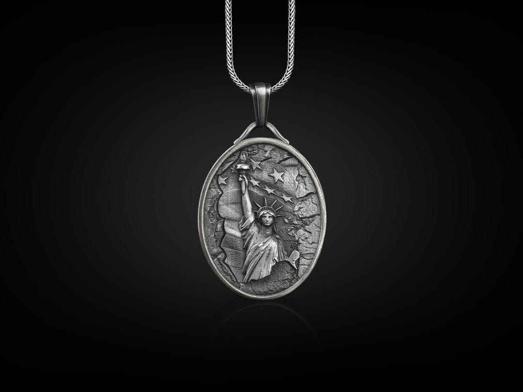 シルバー シールド型ペンダント ネックレス Amazon | [セインツ] アラベスク フロウ シルバー925 ペンダント 45cm