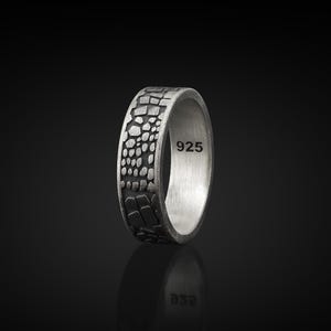 Fashionable handmade band ring for men in silver, Elegant man wedding bands ring, Stylish men wedding band, Fashionable statement men ring