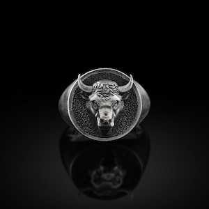 Anillo de sello de toro del zodíaco Tauro para hombres en plata de ley, anillo de hombres toro meñique, joyería de cabeza de toro 3D de plata, anillo de animales, joyería de hombres del zodíaco
