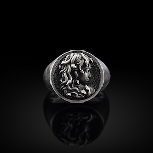 Gorgon Medusa Handmade Signet Ring, Sterling Silver Medusa Head Pinky Men Ring, Silver Medusa Jewelry, Greek Mythology Gift, Medusa Men Gift