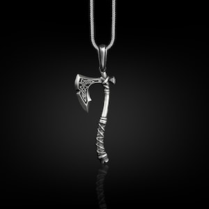 Engraved viking knot on leviathan axe pendant necklace, Nordic axe mens necklace in 925 silver, Norse warrior necklace