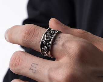 Handmade Skull Roses Gothic Band Ring for Men, Personalized Biker Skull Engraved Gift Jewelry for Birthday