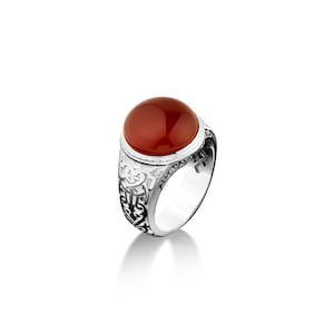 Signet ring with red agate for men in sterling silver, Agate stone ring with engraved Victorian motifs, Handmade gemstone carnelian ring