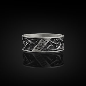 Inri Rey de los Judíos Anillo de banda de hombres de plata de ley hecho a mano, Anillo de boda Inri de plata, Banda de bodas de hombres Inri, Anillo de declaración, Anillo de adorno