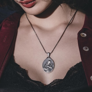 St francis of assisi medal necklace in silver, Saint francis personalized pendant with custom name, Christian necklace