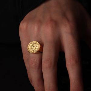 Personalized hammered 14k gold men rings, Round textured signet ring for men in 14k gold, Unique mens signet ring in 18k gold, Wedding rings