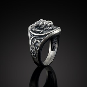 Men's Polished 925 Sterling Silver Aries Zodiac Ring - Diamond Cut Ram Head Band (Size 14.5) - View #8