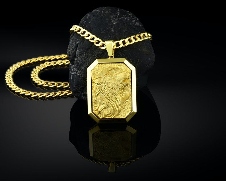 solid gold wolf pendant
