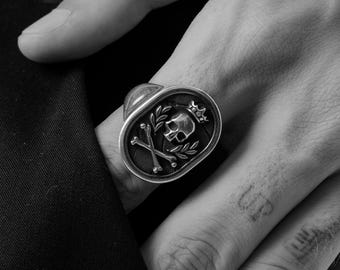 Signet Skull Crown Engraved Handmade Silver Men's Ring, Oxidized Silver Luxury Gift Jewelry for Birthdays