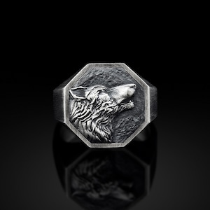 Oxidized Silver Howling Wolf Mens Ring, 925 Silver Wolf Signet Mens Ring, Men Wolf Ring, Sterling Silver Wedding Men Jewelry, Ring For Men