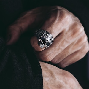 Leaf Motifs on Side Skull Silver Ring, Sterling Silver Gothic Ring, Biker Ring, Skull Jewelry, Minimalist Ring, Pagan Ring, Remembrance Gift
