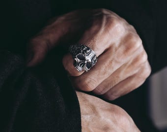 Leaf Motifs on Side Skull Silver Ring, Sterling Silver Gothic Ring, Biker Ring, Skull Jewelry, Minimalist Ring, Pagan Ring, Remembrance Gift