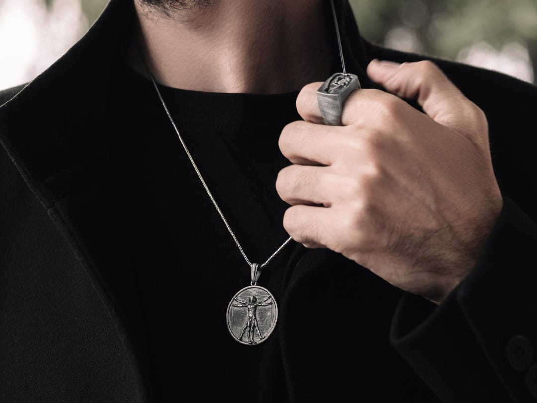 Vitruvian Pendant (Silver)