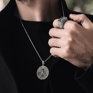 Da Vinci Uomo Vitruviano Collana in argento fatta a mano, Regalo da uomo di Vitruvio, Gioielli da uomo in argento di arte rinascimentale, Ciondolo in argento sterling vitruviano