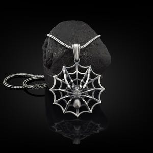 Spider and spider web unique necklace in sterling silver, Animal lover silver jewelry, Good gift idea for best friend, Spider gift necklace