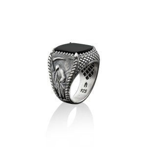 Azraël met zwarte onyx gotische ring voor mannen in sterlingzilver, zwarte onyx biker zegelring heren, unieke ring met onyxsteen, cadeauring voor mannen