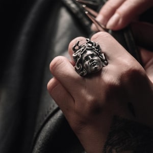Gorgon Medusa Handmade Sterling Silver Men Biker Ring, Greek Mythology Ring, Medusa Gothic Ring, Gorgon Medusa Silver Jewelry, Ring For Men