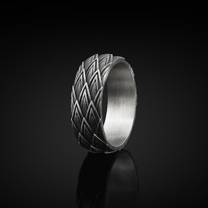 Dragon scales handmade sterling silver men band ring, Silver squama man wedding ring, Silver dragon scale men wedding band, Ornament ring