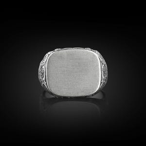 Floral Mens Signet Ring in Silver, Engraved Victorian Motifs Signet Ring For Men, Filigree Male Ring For Boyfriend, Husband Birthday Gift