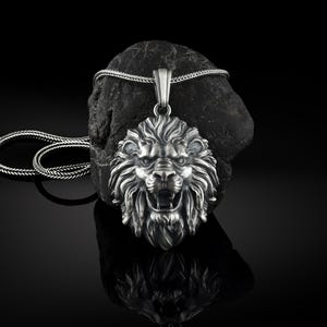 ワイルドライオンスターリングシルバーネックレス、ハンドメイドシルバーアングリーライオンメンズネックレス、ライオンシルバーペンダント、ソリッドシルバーアフリカンジュエリー、男性へのギフト