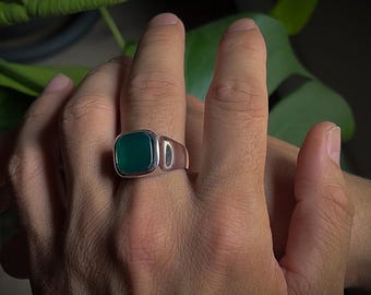 925 Sterling Silver Ring With Flat Top Cushion Cut Green