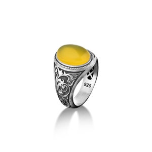 Vintage ring with yellow agate in victorian style, Floral engraved side agate ring for men in 925 sterling silver, Handmade unique men ring