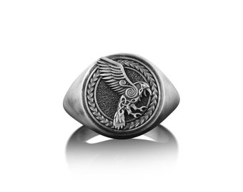 Viking Raven Bird of Prophecy Ring, Engraved Pinky Signet Ring in Oxidized Silver, Norse Mythology Ring For Family, Fantasy Ring For Husband