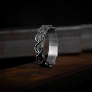 Snakes silver wedding band ring for men in sterling silver, Handcrafted oxidized mens statement ring, Personalized unique animal jewelry