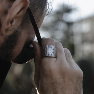 Triangles Geometric Band Ring for Men, Sterling Silver Men Wedding Jewelry, Minimalist Ring, Engraved Ring, Dainty Ring, Memorial Gift