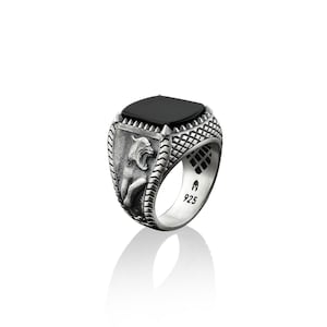 Silver black onyx gemstone panther men ring, 925 sterling silver black onyx ring with panter engraving, handmade wild animal signet men ring