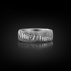 Snake Skin Unique Mens Ring in Silver, Serpent Skin Promise Ring For Him in Oxidized Silver, Gothic Ring For Boyfriend, Goth Engagement Ring