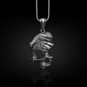 Wounded Skull Textured Necklace, Oxidized Cracked Skull Mens Pendant in Silver, Halloween Necklace For Best Friend, Gothic Necklace For Men