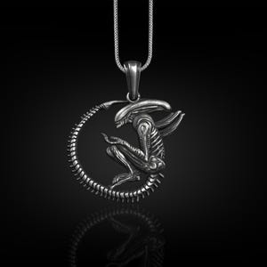 Alien Scifi Mens Necklace in Silver, Oxidized Cyberpunk Necklace For Boyfriend, Fantasy Necklace in Goth Style, Monster Necklace For Friend