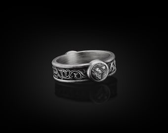 Wolf with floral victorian motifs wedding band ring for men, Wolf mens engagement ring in sterling silver, Elegant ring