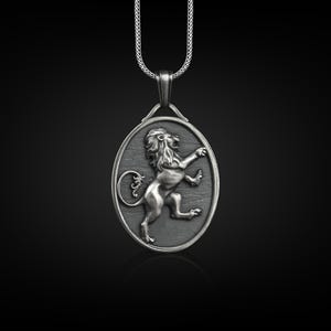Lion coat of arms pendant necklace in silver, Personalized vintage necklace for family, Handmade leo sign zodiac pendant