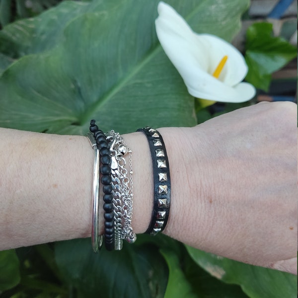 Ledernieten Armband, Lederarmband mit Nieten, Gothic Armband, Ledermanschette, Lederarmband, Gothic Geschenk, Gothic Party