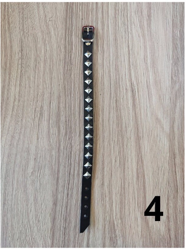 2ピース スタッズブレスレット ゴス レザー リベット カフブレスレット メンズ ハロウィン コスチューム アクセサリー その他 その他　並行輸入品 パンクスタッズブレスレット ブラックレザーブレスレット リベットブレスレット パンクブレスレット ゴシックブレスレット 調節可能なカフブレスレット  バングル パンクジュエリー メンズ レディース パンクロックアクセサリー, adjustable, フェイクレザー, 宝石なし。