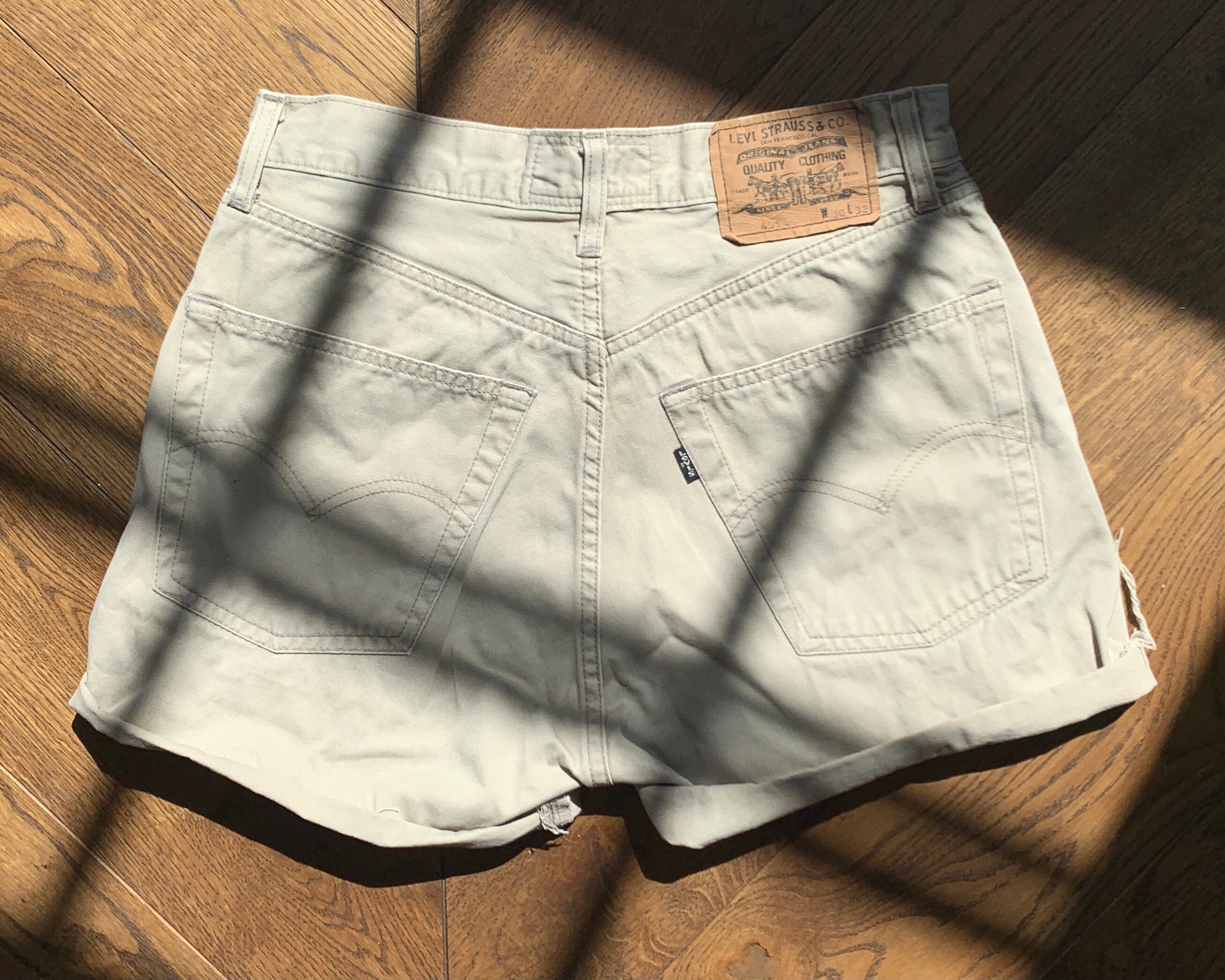 Vintage LEVIS 90s Cargo Shorts / High 