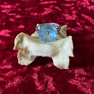 Vintage Sterling Silver Ring - Blue Glass