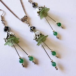 Conjunto de joyas de flores de plata victorianas de jade verde, conjunto de flores verdes, collar y pendientes, conjunto de joyas de zoisita de jade verde con rubí, conjunto de plata bohemio