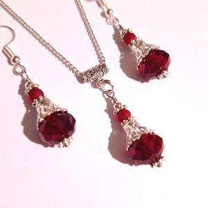 Rubinrot Silber Schmuckset blutrot Kristallset Halskette Ohrringe Victorian Schmuckset Boho Schmuckset Gothic Schmuck Geschenkset