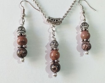 Conjunto de joyas de rodonita Conjunto de joyas de plata Conjunto victoriano collar y pendientes Conjunto de joyas Boho Pendientes de rodonita boho Joyería de rodonita