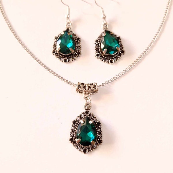 Victorian Emerald green Silver jewelry set dark green set necklace earrings Victorian jewelry set Bohemian set Vintage style jewelry set