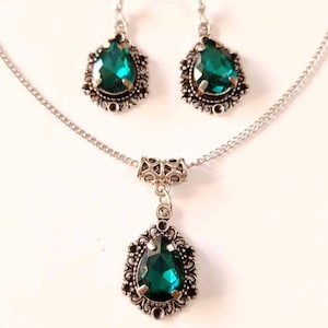 Victorian Emerald green Silver jewelry set dark green set necklace earrings Victorian jewelry set Bohemian set Vintage style jewelry set